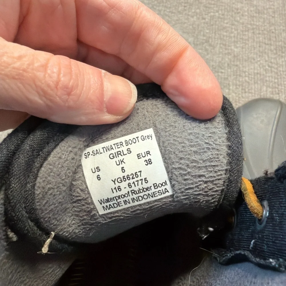 Sperry Saltwater Fleece Shaft Duck Boots — Grey — Girls 6 (Women’s ~7.5)